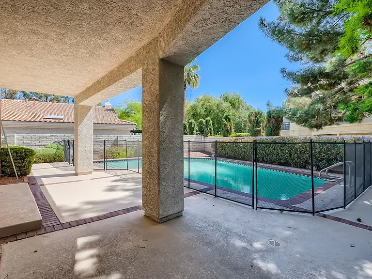 38 Hummingbird Ln — Photo 5