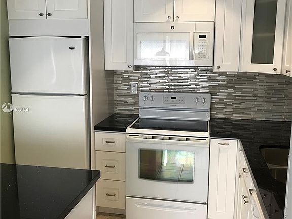 2nd image of 191 Burgundy Dr #D