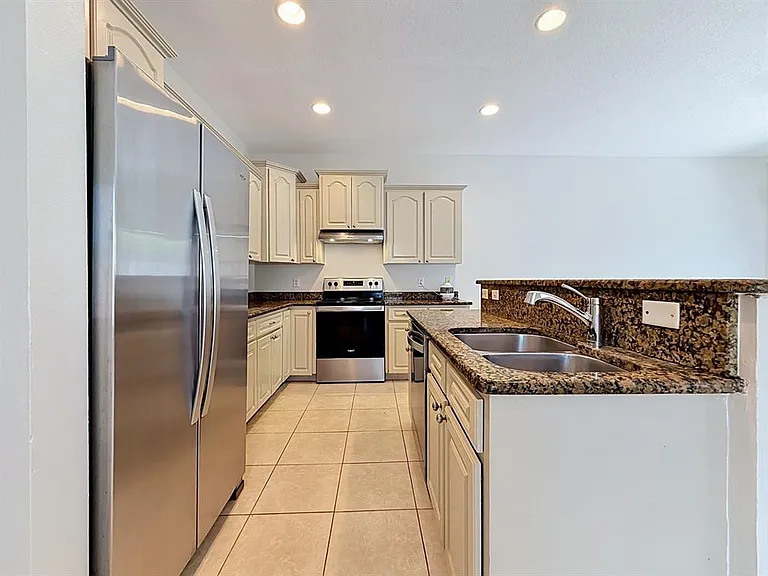 648 Norfolk St — Photo 15