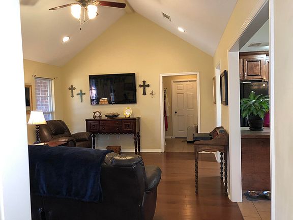 4th image of 283 Lost Orchard Dr