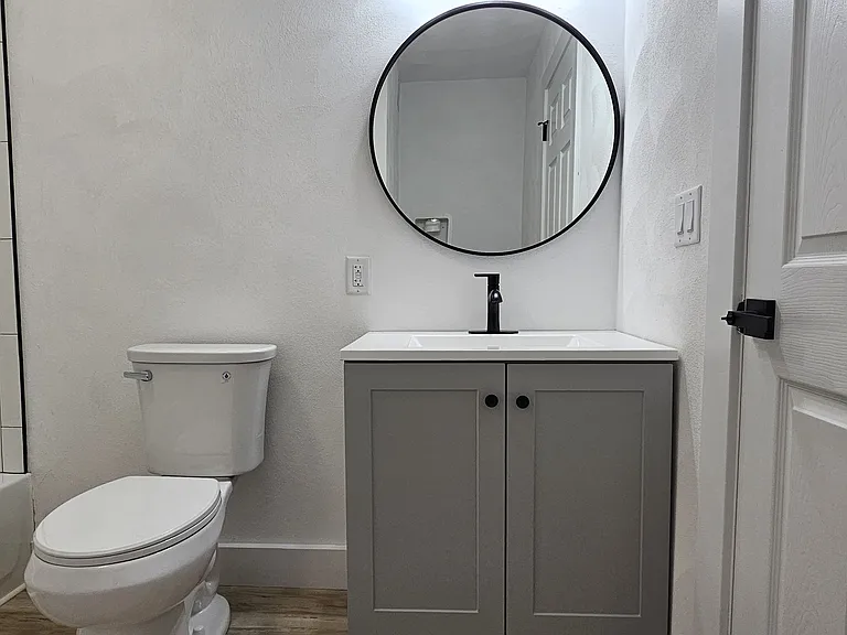 1035 Crosby St #1037 — Photo 35
