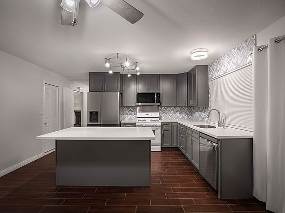 4th image of 4575 Kenilworth Ct