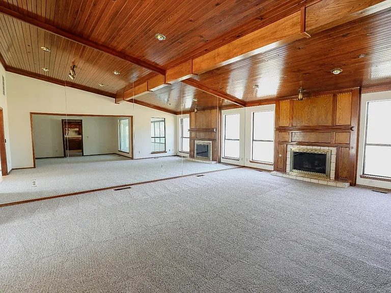 1321 Harding Ave — Photo 4