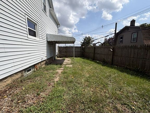 3rd image of 2162 8th St SW