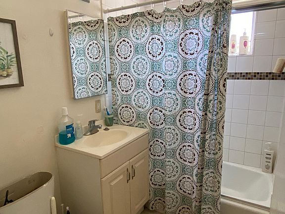 3rd image of 3545 Jasmine Ave APT 2