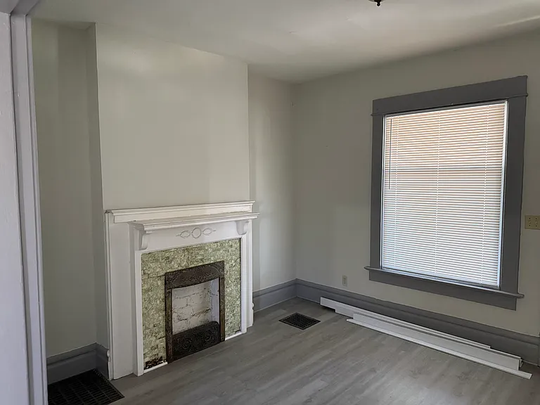 239 E Blake Ave — Photo 9