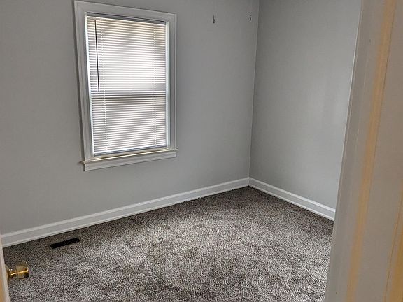 3rd image of 1324 Grant Ave #1