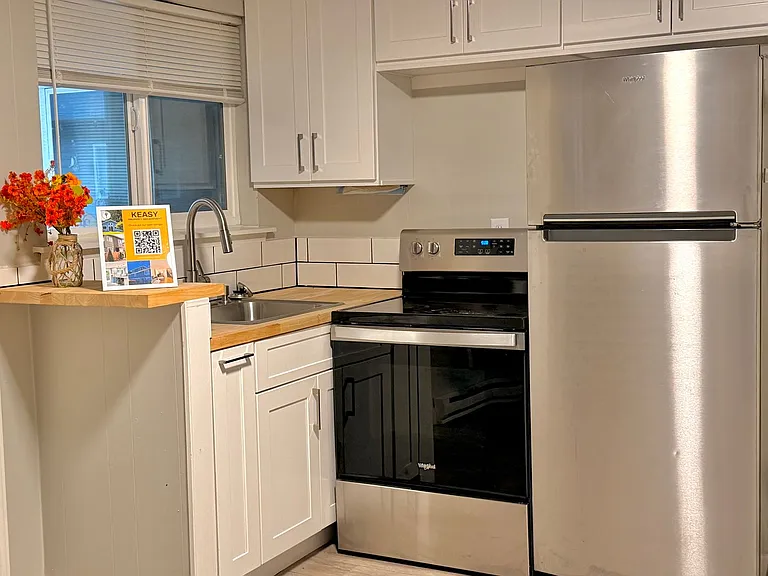 C-Street Apartments — Photo 5