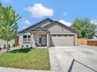 1997 NW 8th St, Redmond, OR 97756