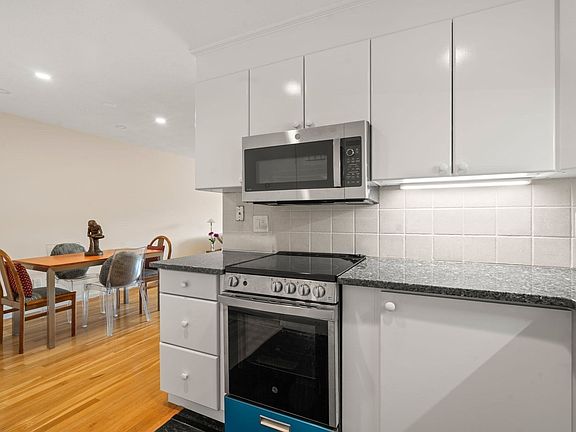 5th image of 50 Green St APT 401