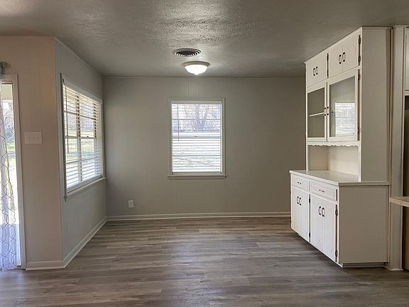 2nd image of 706 Forest Dr