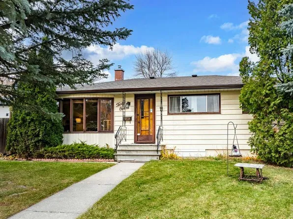 31 E Hendon Pl NW, Calgary, AB T2K 2A2