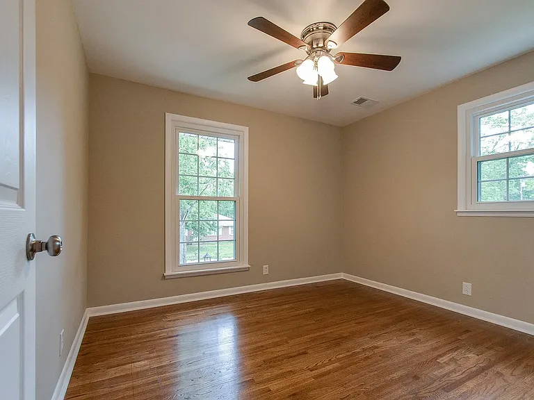 Upstairs bedroom 2