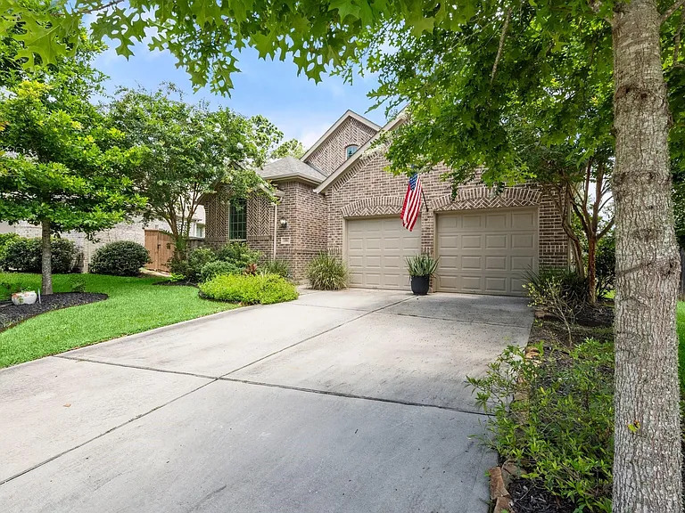 150 Mayfield Dr — Photo 3