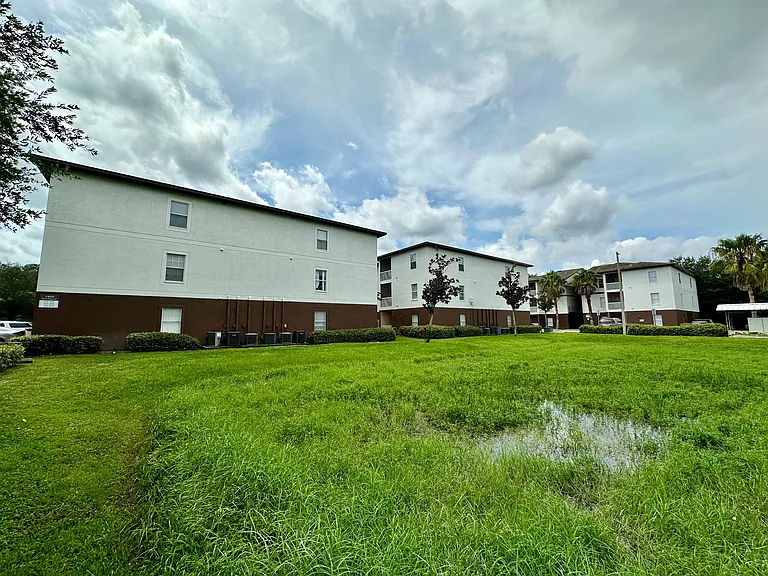 Uptown Palms Exterior