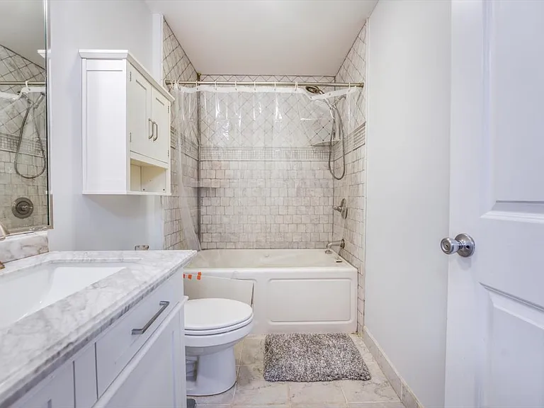 211 Madison St #4 — Photo 13