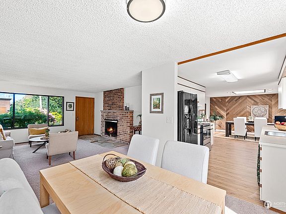 4th image of 23030 19th Avenue S