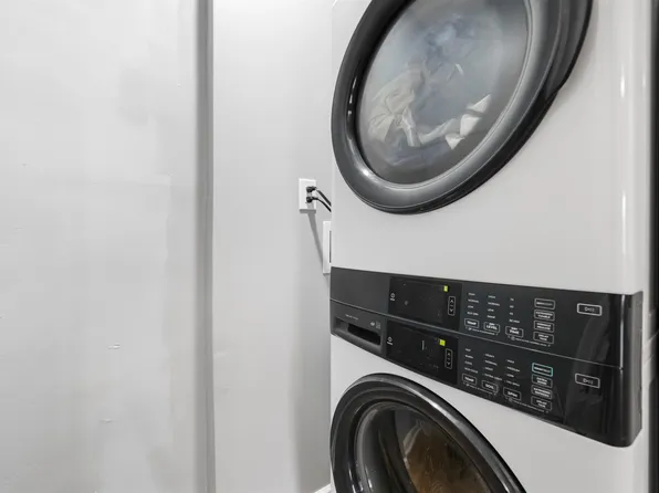 230 Princeton Avenue image 9 of 16