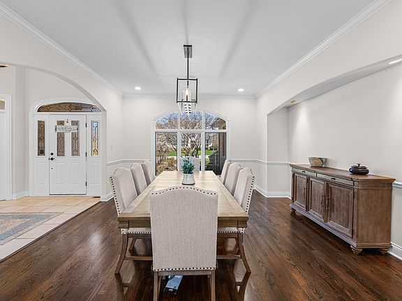 2nd image of 208 Sawgrass Dr