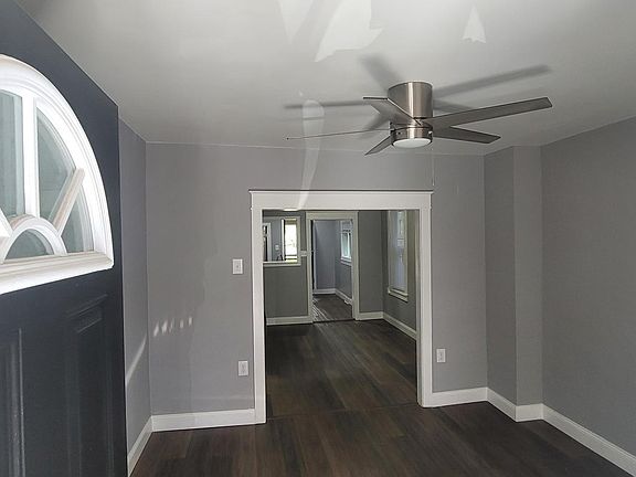 4th image of 603 Maple St