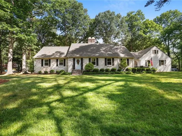 616 Lynn Shores Dr, Virginia Beach, VA 23452