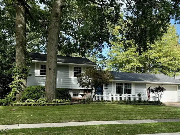 5012 Hollyview Dr, Vermilion, OH 44089