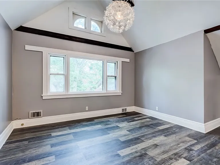 161-163 Hamilton St #1 — Photo 10