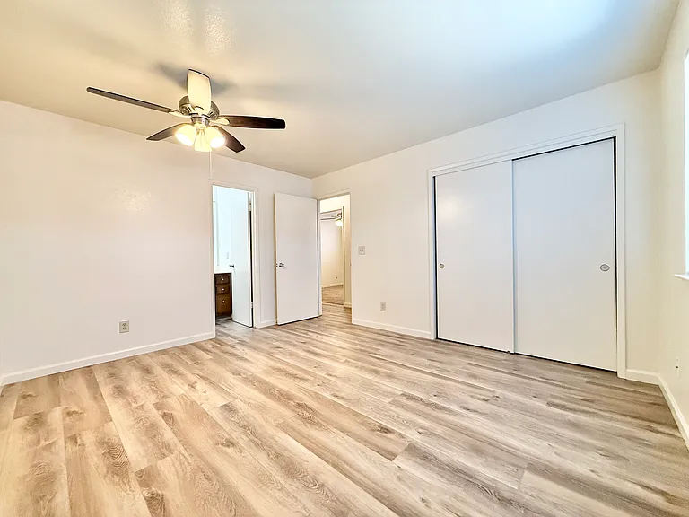 811 Wimbledon Dr — Photo 8
