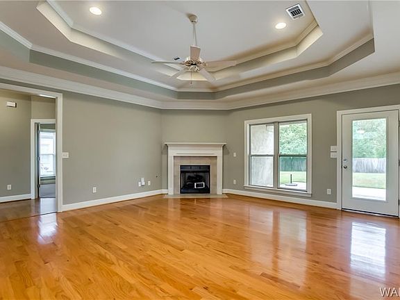 3rd image of 1445 Waterford Ln