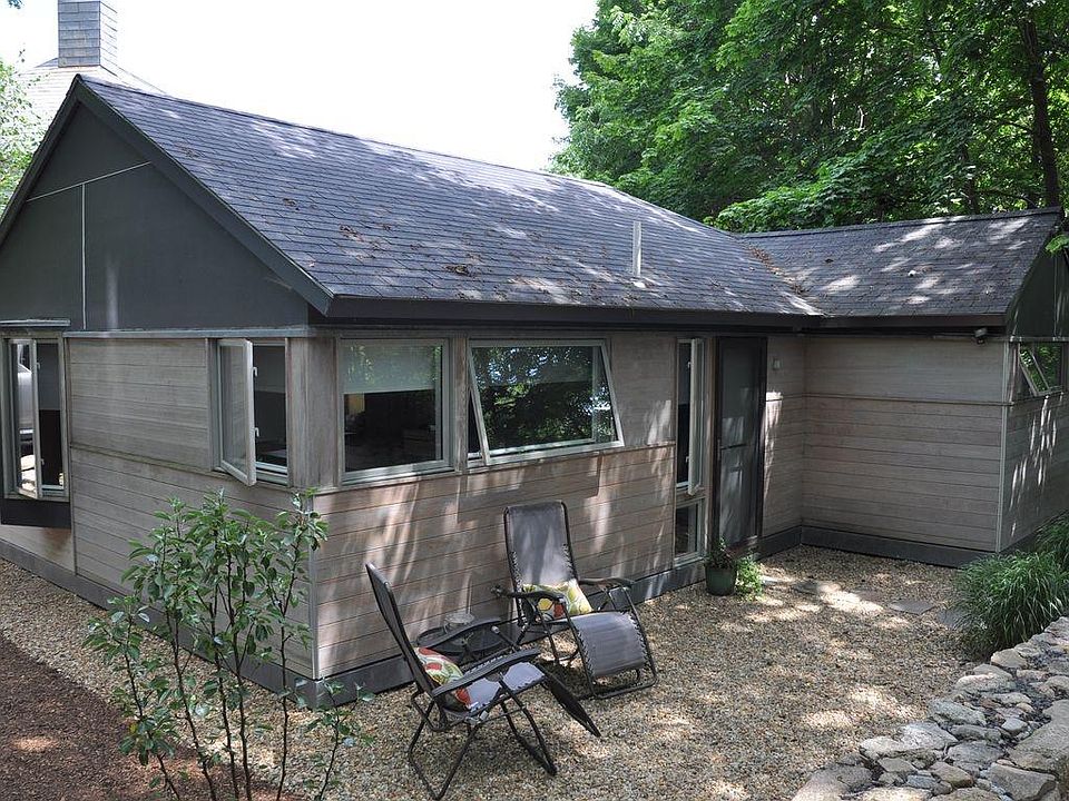 1st image of 6 Jerdens Ln #A