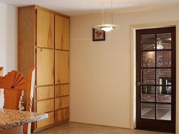 5th image of 3304 Betts Dr NE