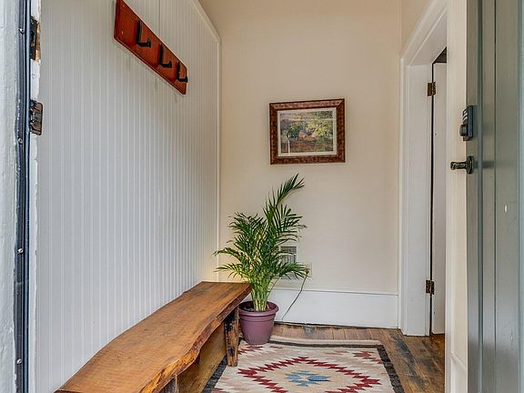 3rd image of 109 E Main St #3