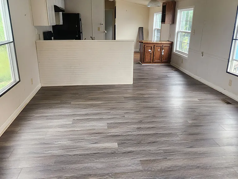 121 Connector Rd — Photo 2