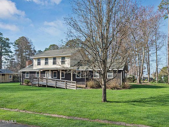 2nd image of 518 Coral Lane