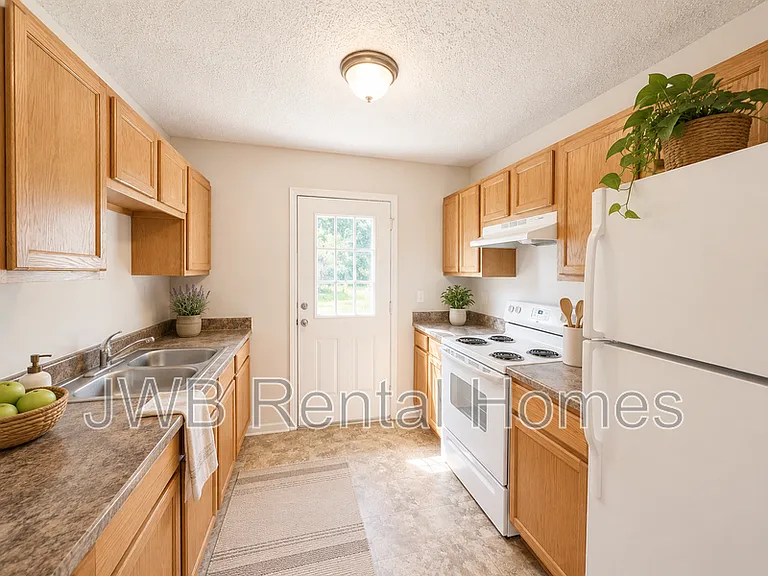 488 Arlington Rd — Photo 3