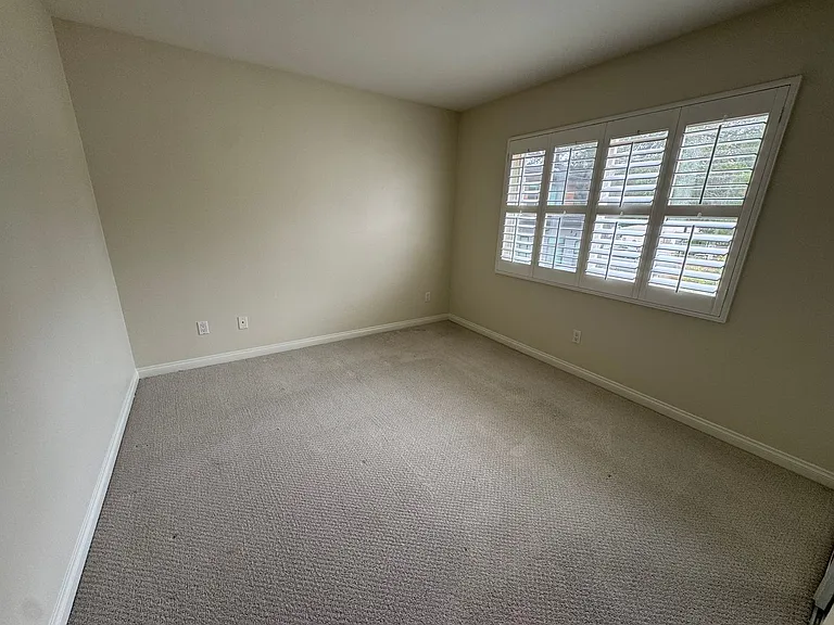 3231 Royal Oaks Dr — Photo 9