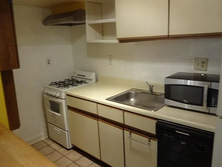 1343 T St NW #B — Photo 6