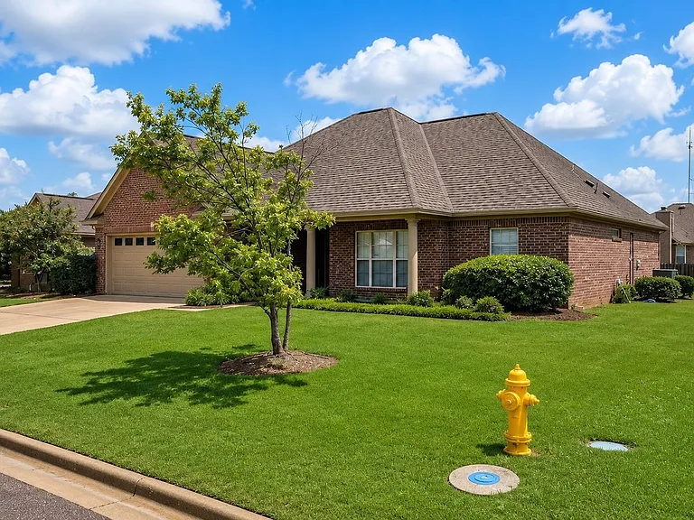 9729 Helmsley Cir — Photo 16