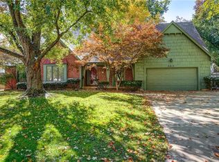 4815 W 97th Ter, Overland Park, KS 66207