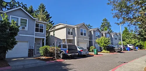 Halsey East Townhomes Photo 1