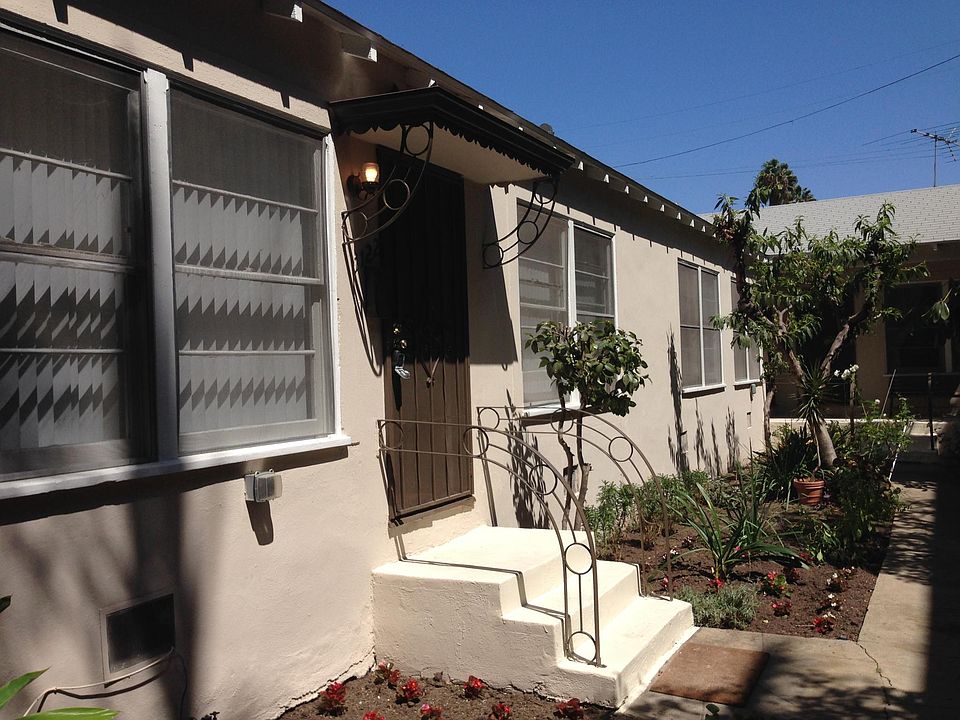 1st image of 1122 N Fuller Ave