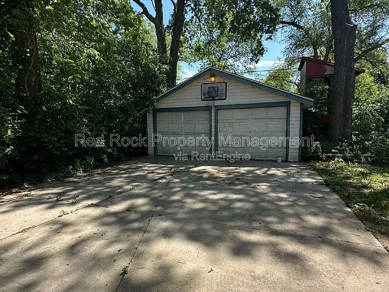 835 Elm St — Photo 5