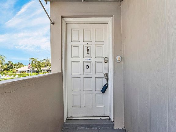 3rd image of 953 SE 10th #6d