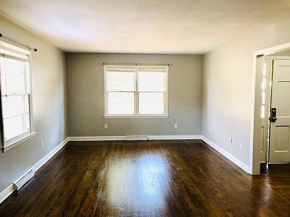 5th image of 128 Oakland Cir