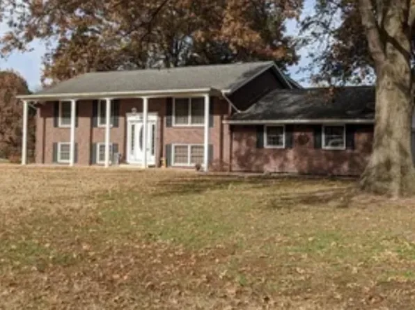 607 Lakeview Dr, Steeleville, IL 62288