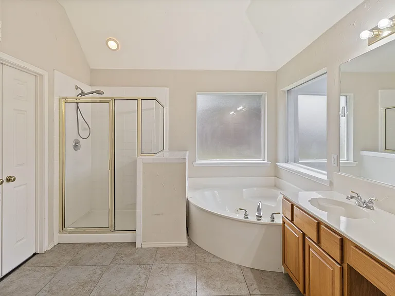 8804 Falcon View Dr — Photo 9