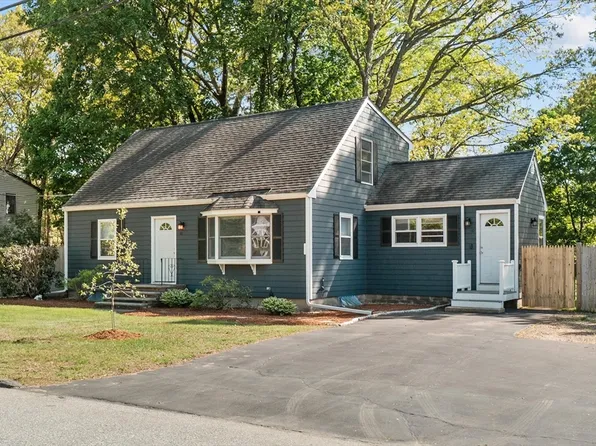 10 Fairmeadow Rd, Wilmington, MA 01887
