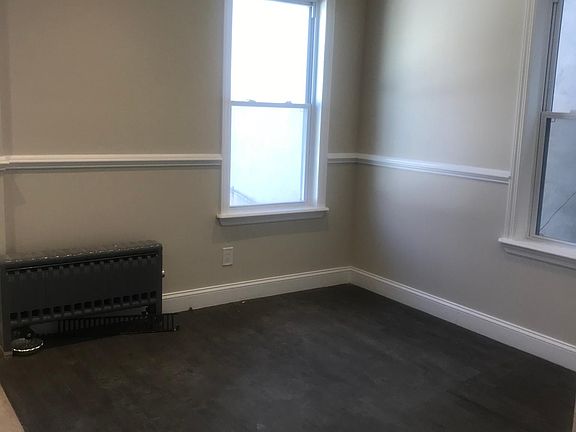 2nd image of 3022 Wallace Ave APT 2