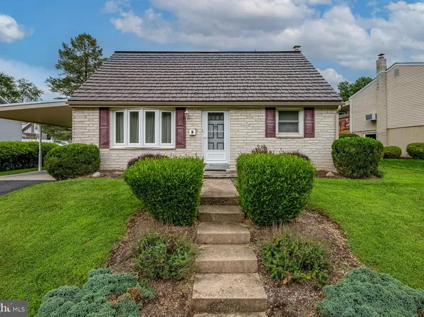 327 Ernst Rd, Reading, PA 19601