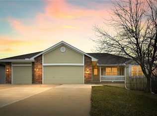 1715 Overbrook Ln, Raymore, MO 64083